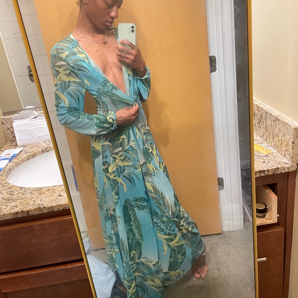 Akira Sheer Robe (No Belt)